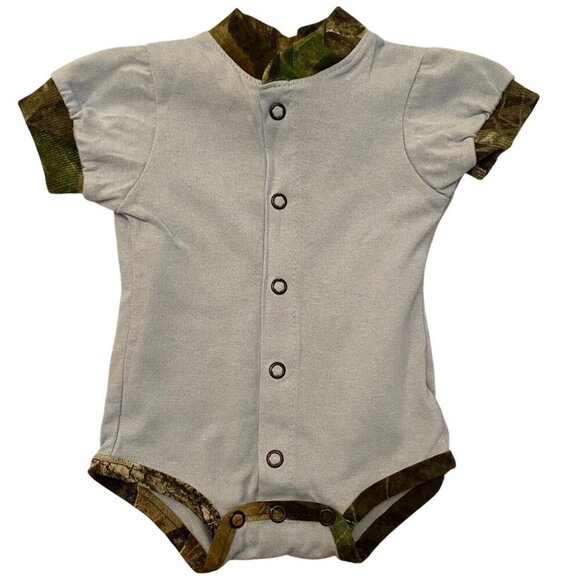 Jordan Lee One Piece Light Blue and Camo Button Up - size newborn - Picture 1 of 4